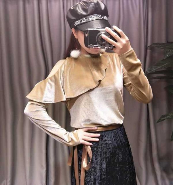 Áo nhung hở vai