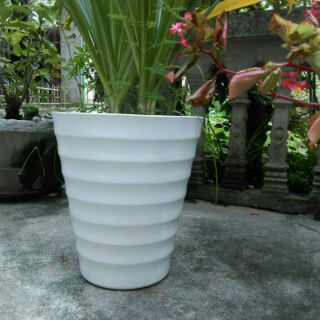 Chậu trồng cây nhựa tốt rộng 20cm x22cm