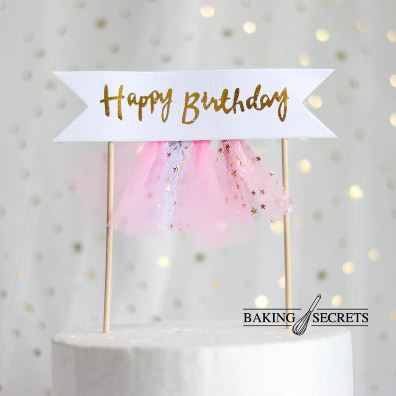 Que HPBD váy hồng