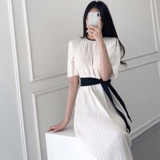 [Sẵn] Đầm trắng xếp li buộc eo