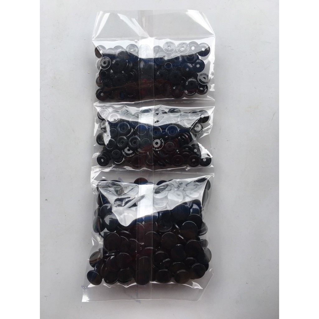 100 bộ nút nhựa 4 thành phần T5 loại 13mm có 2 màu trắng đen nhé