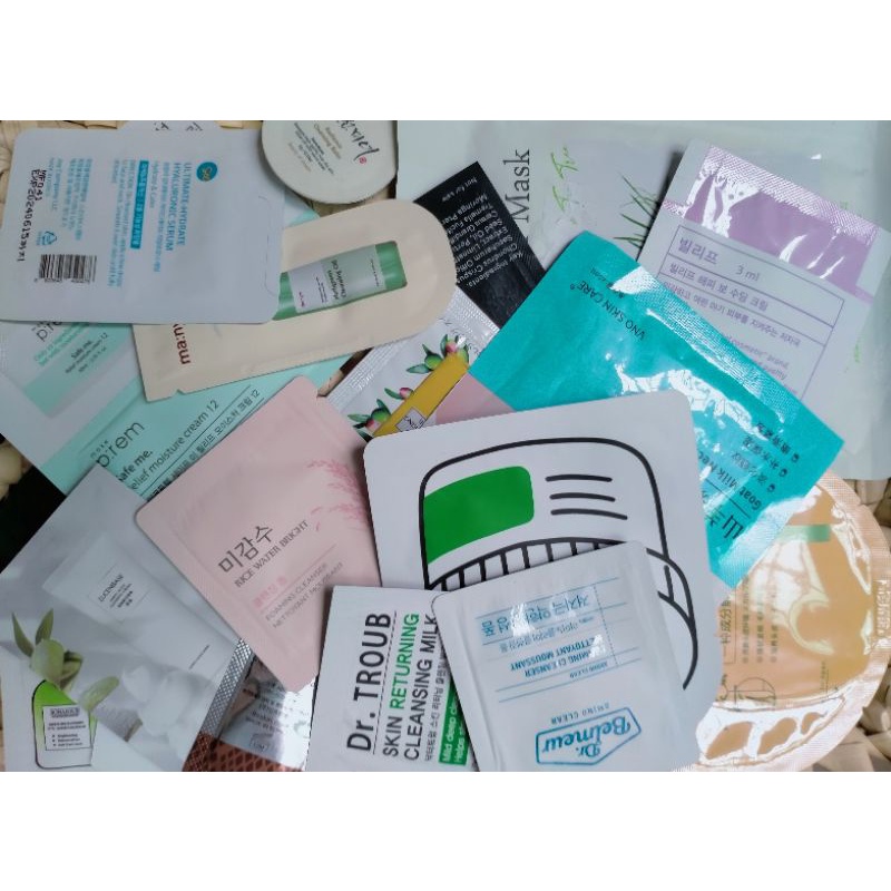 Sample mỹ phẩm ngẫu nhiên