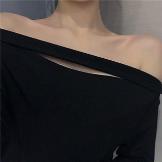Áo trễ vai phối dây bản to