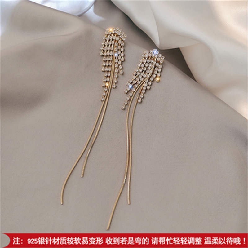 Bông Tai Mạ Bạc 925 Kiểu Dây Xích Dài Đính Đá Sang Trọng