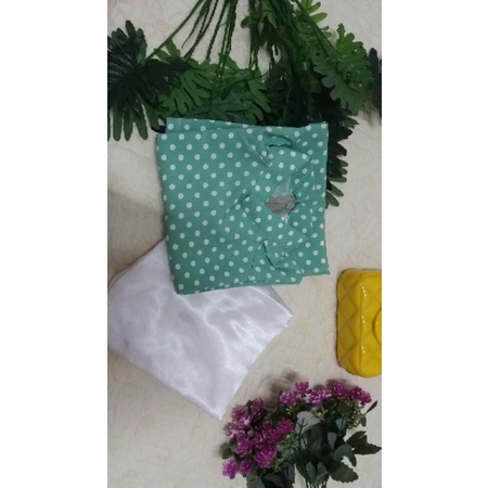 Áo dài chấm bi xanh kèm quần
