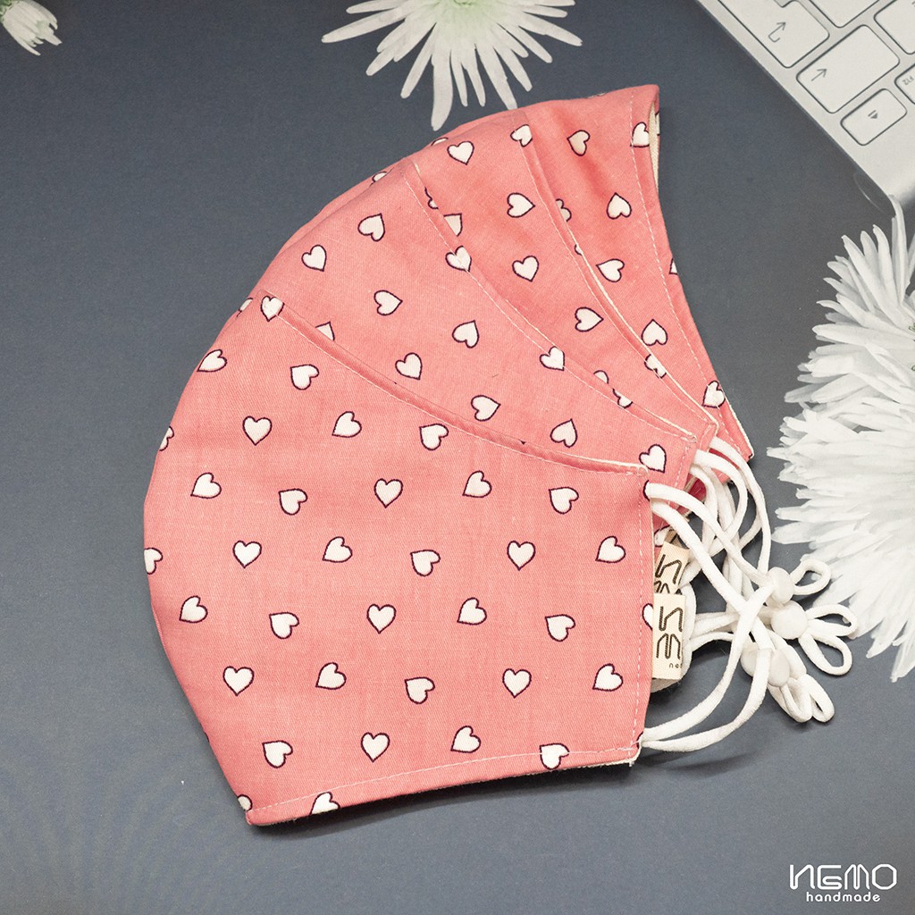 Khẩu Trang Vải 3 Lớp Họa Tiết Tim Nền Hồng, có nút tăng giảm dây tiện lợi dành cho người lớn cả nam và nữ - KTHTTN | BigBuy360 - bigbuy360.vn