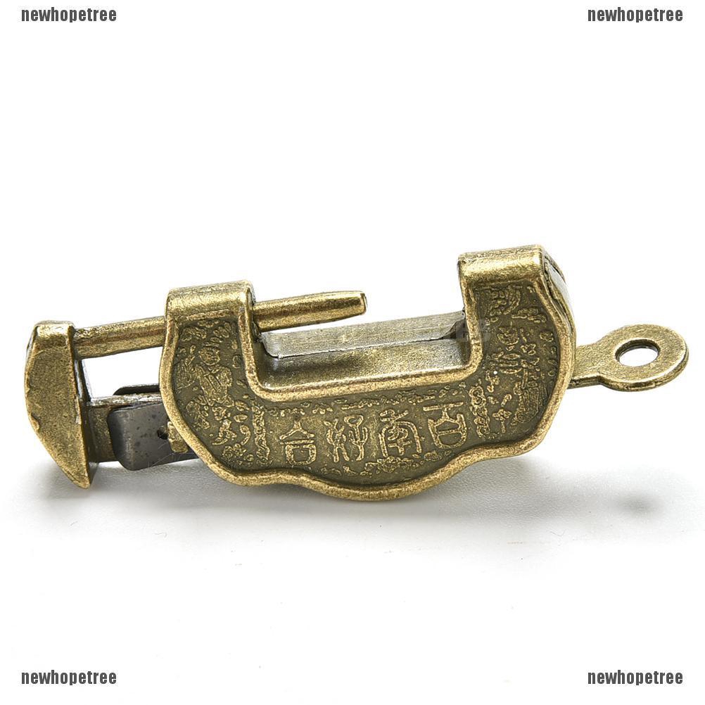 Khóa Cổ Chạm Khắc Phong Cách Trung Hoa