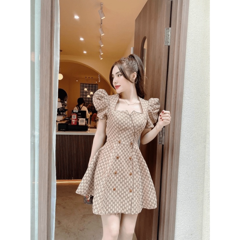 MẪU ĐẦM THIẾT KẾ -- ĐẦM BỐ KARO VAI BÈO DÁNG NGẮN PHỐI HAI HÀNG NÚT LẠ MẮT CỰC TRẺ TRUNG UP Thời Trang hhp 2022