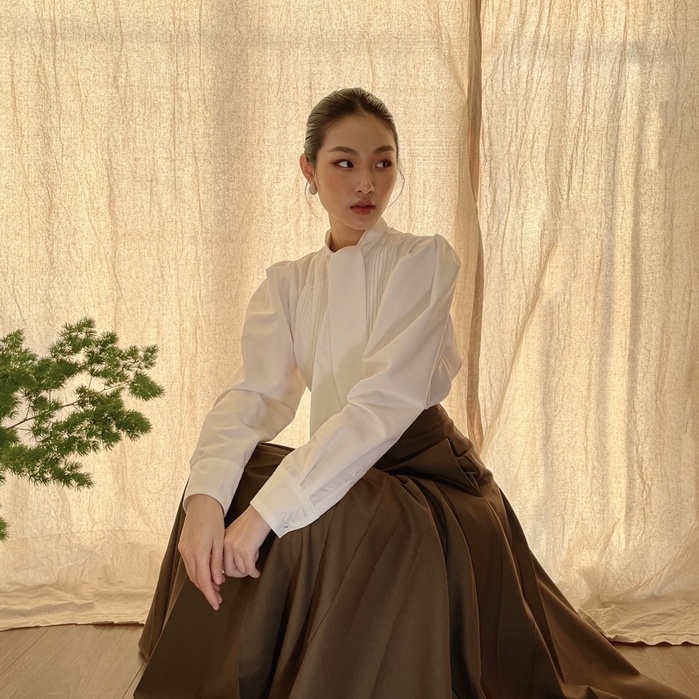 Áo sơ mi cotton lụa trắng HUONG BOUTIQUE HBSM934 cổ nơ, tai thỏ