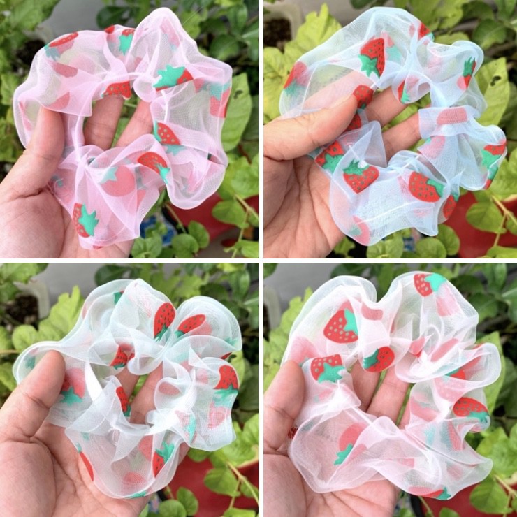 Cột tóc scrunchies dâu tây
