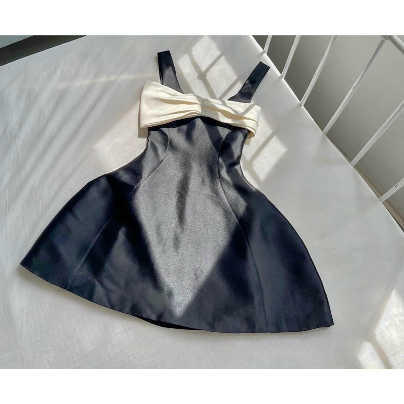 Đầm xoè 2 dây nơ xếp ly ngực