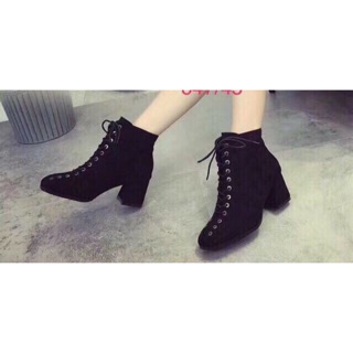 Boots cổ ngắn buộc dây