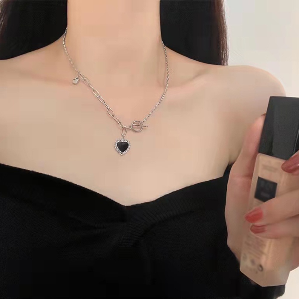 Vòng cổ Mặt Trái Tim Màu Đen