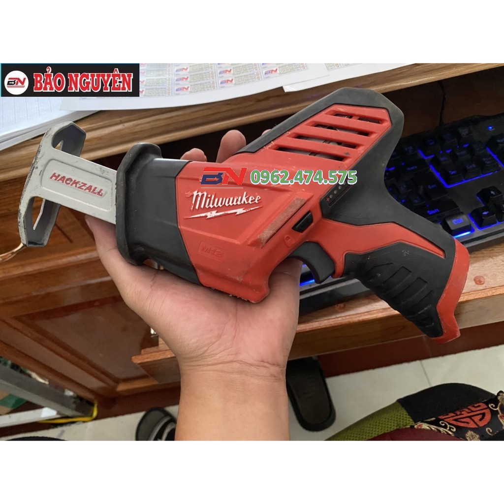 Thân máy bãi, cưa kiếm có than Milwaukee m12 2420-20. BN.
