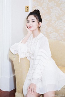 Đầm xoè thiết kế Cổ Lực Na Trát