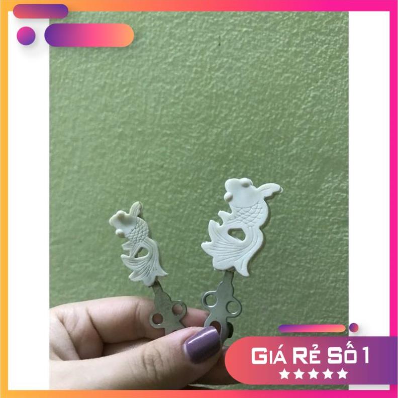 Xiên chuối nhựa