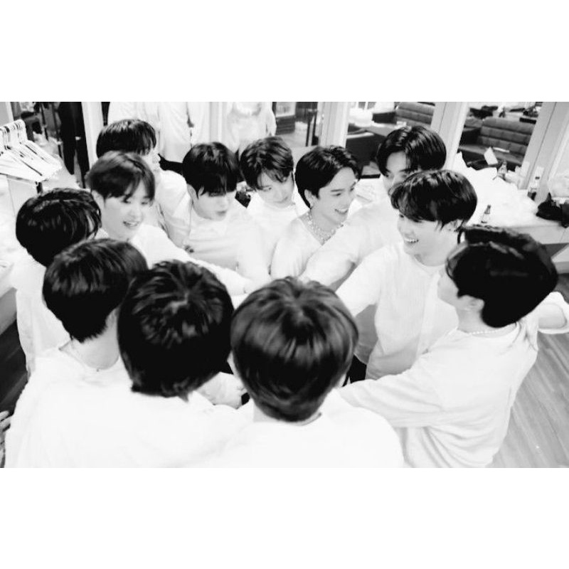 TREASURE | Thẻ ảnh album