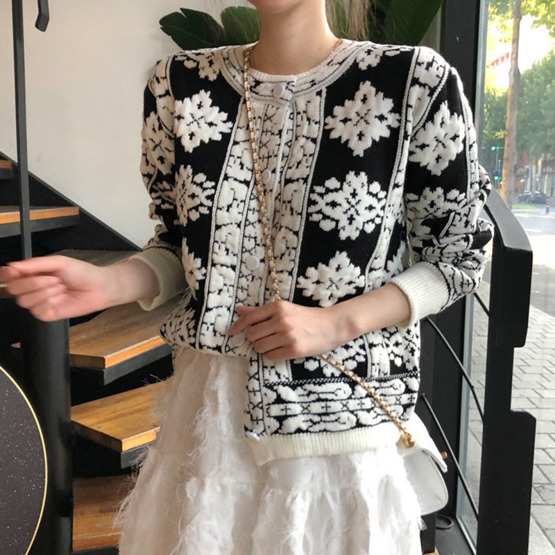 Áo Khoác Len Tay Dài Họa Tiết Hoa Thêu Thời Trang Retro Cho Nữ