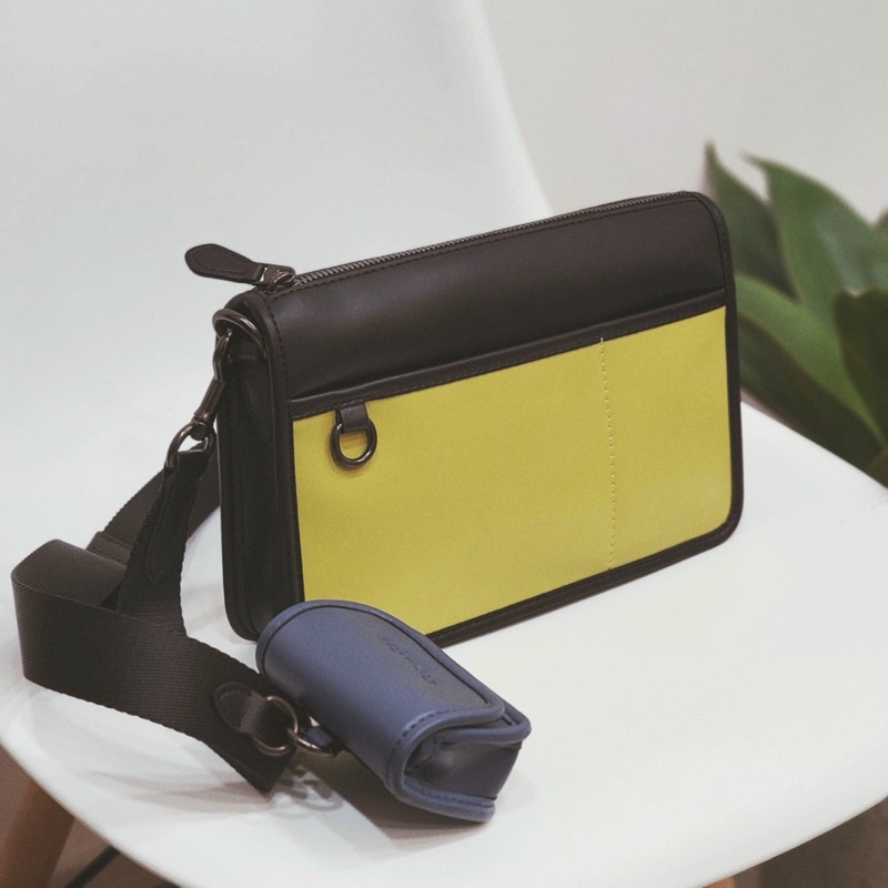 Túi nam đeo chéo Coach Heritage độc lạ