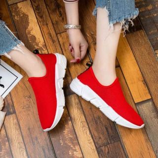Giày cổ chun đế cao su siêu mềm siêu êm.
