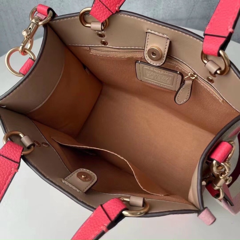 Túi Coach dáng tote