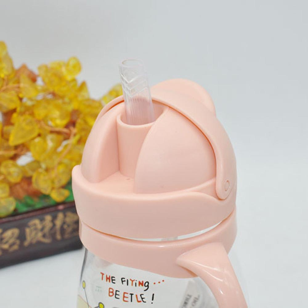 Bình Nước Bằng Nhựa PC Có Tay Cầm Và Ống Hút Họa Tiết Hoạt Hình Dễ