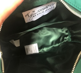 Túi đựng mỹ phẩm Kylie Holiday