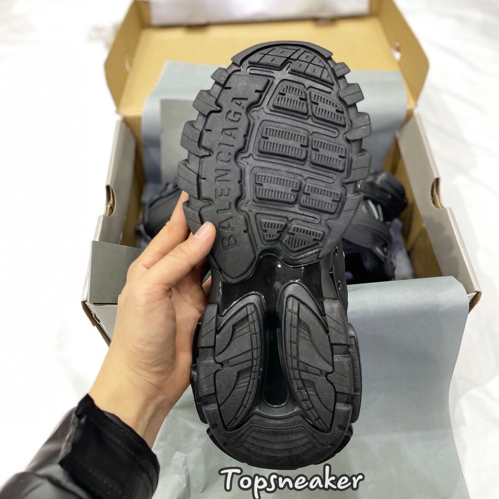 Giày Sneaker Balen Track Full Đen Full Phụ Kiện