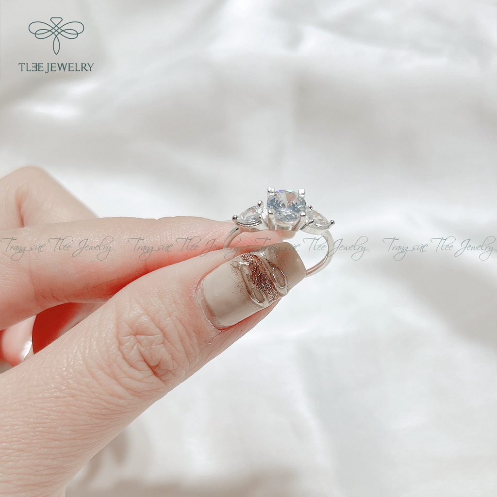 Nhẫn bạc nữ TLEE trụ đá cánh hoa đính đá sang trọng NCJ A0168