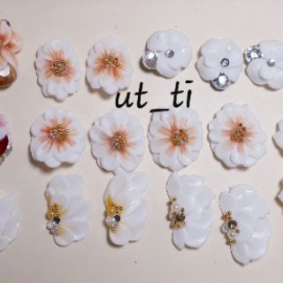 hoa bột trang trí móng ( hoa đậu 6 cánh ôm đá)