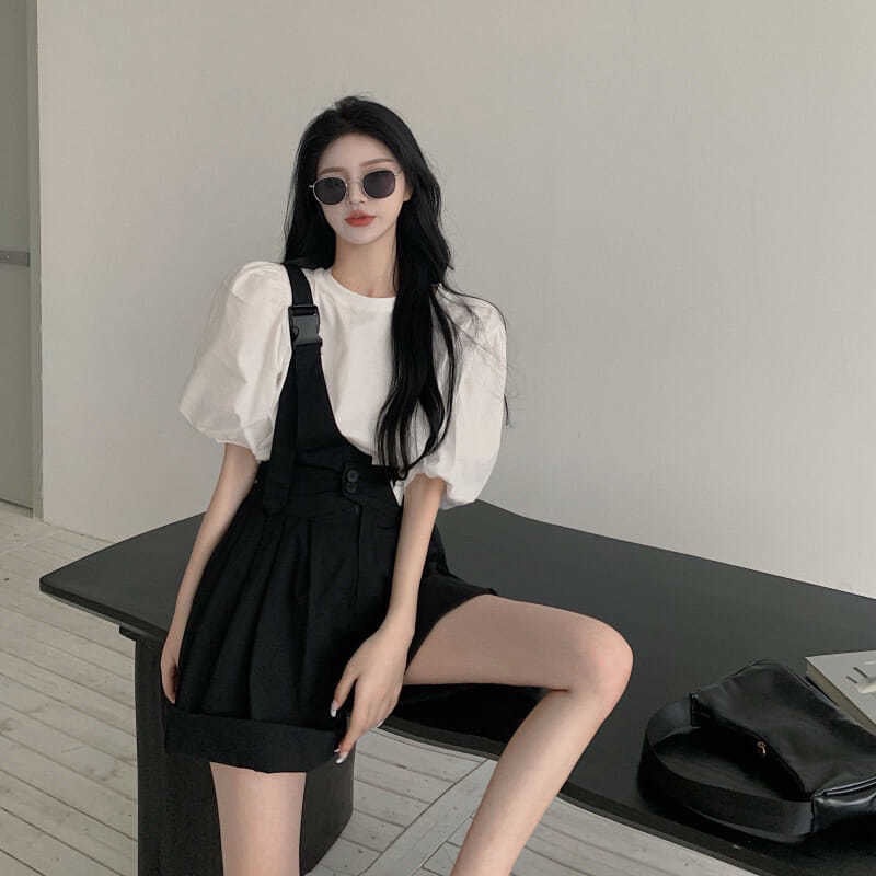 Set Áo Thun Trắng + Quần Short Lưng Cao Ống Rộng Thiết Kế Mới Thời Trang Mùa Hè Cho Nữ