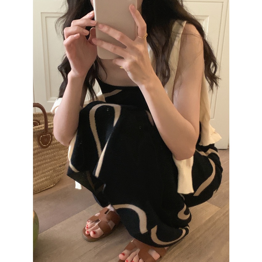 Đầm Hai Dây Dáng Dài Form Ôm Phối Màu Tương Phản Phong Cách Pháp