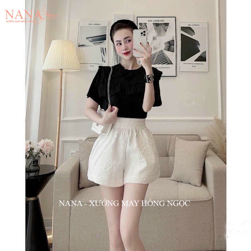 Quần đùi phồng nữ vải xốp dập in nổi hoa 3D cạp chun kiểu quần đùi xốp nữ ống rộng màu Trắng Đen mặc ở nhà biển hẹn hò