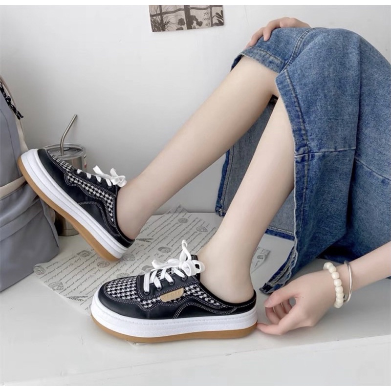 Sục thể thao kẻ caro