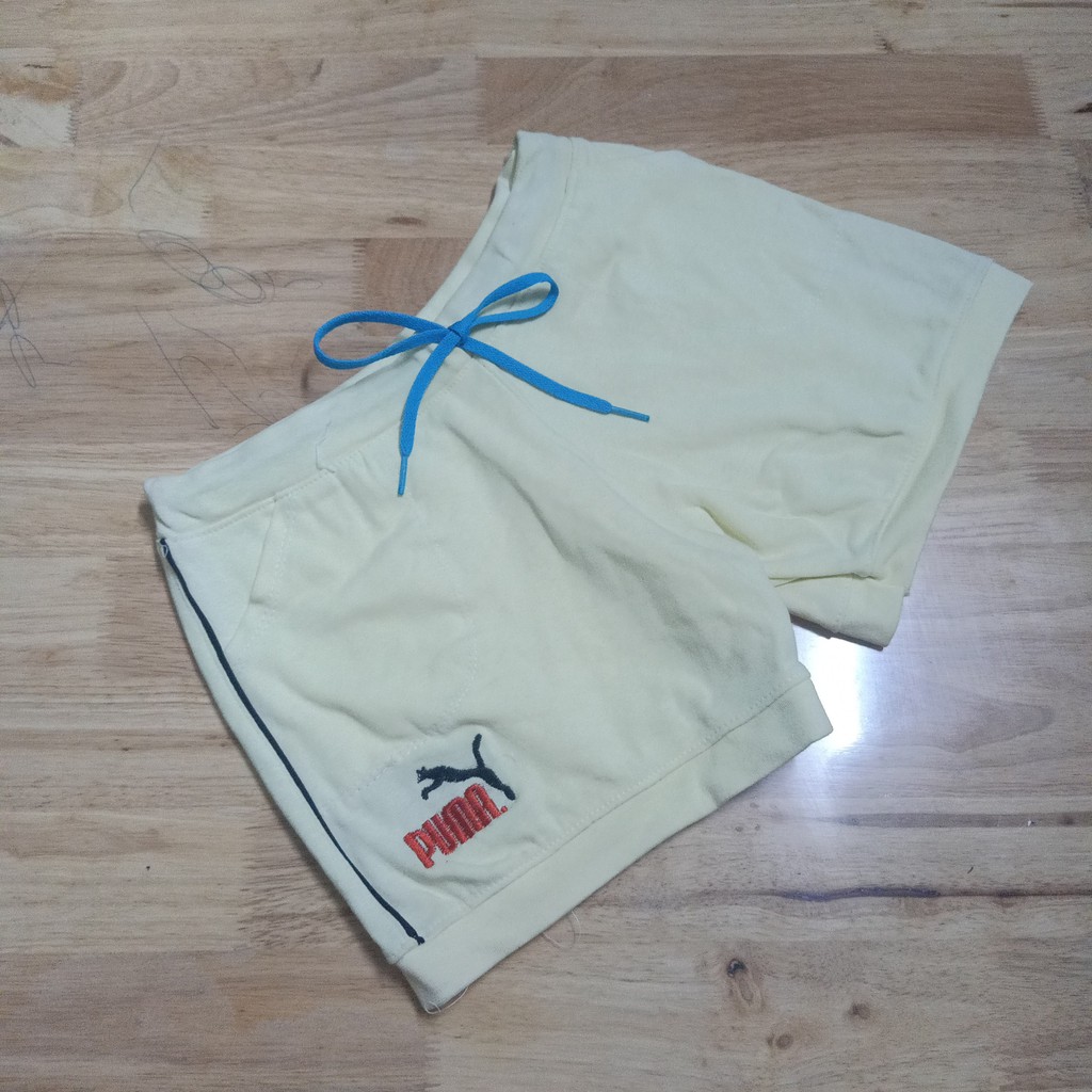Quần short nữ thêu chữ lưng cao co giãn