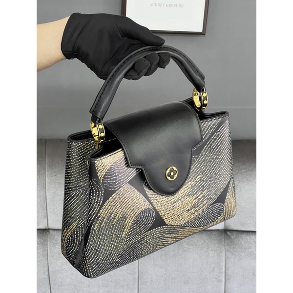 Túi công sở LV Capucines 2 Ngăn Da Bò full box