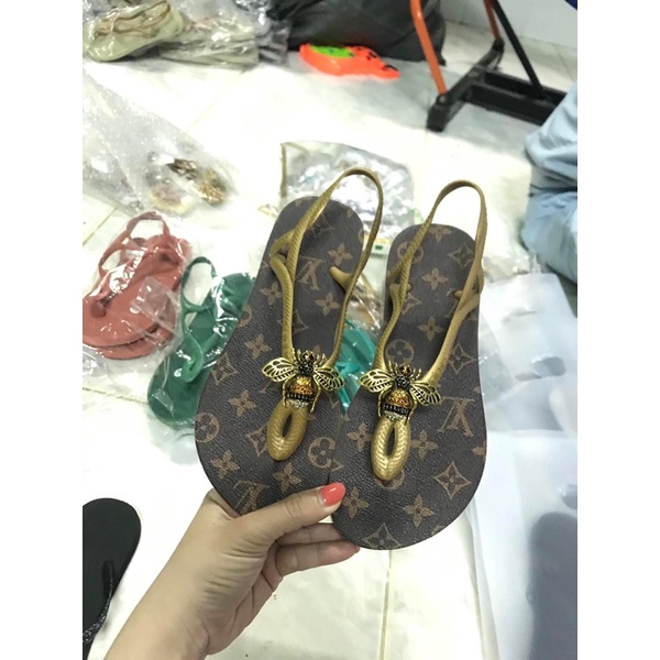 Sandal HAVA hoạ tiết LV 99k