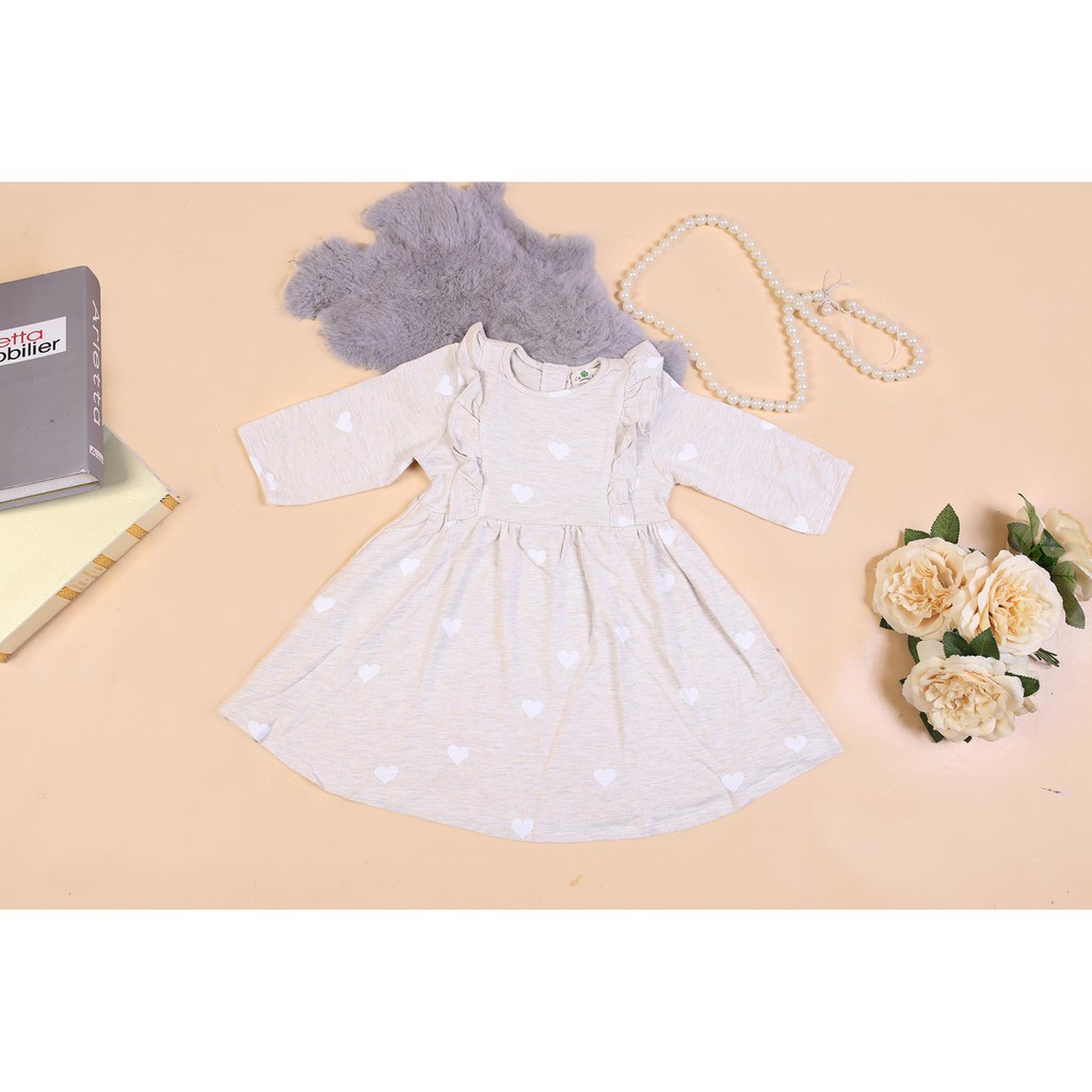 Váy thu đông nỉ da cá hoa văn bé gái size 1-5T, cho bạn từ 9-18kg. Chất nỉ da cá dày dặn, bền đẹp. Dễ mặc, dễ phối đồ