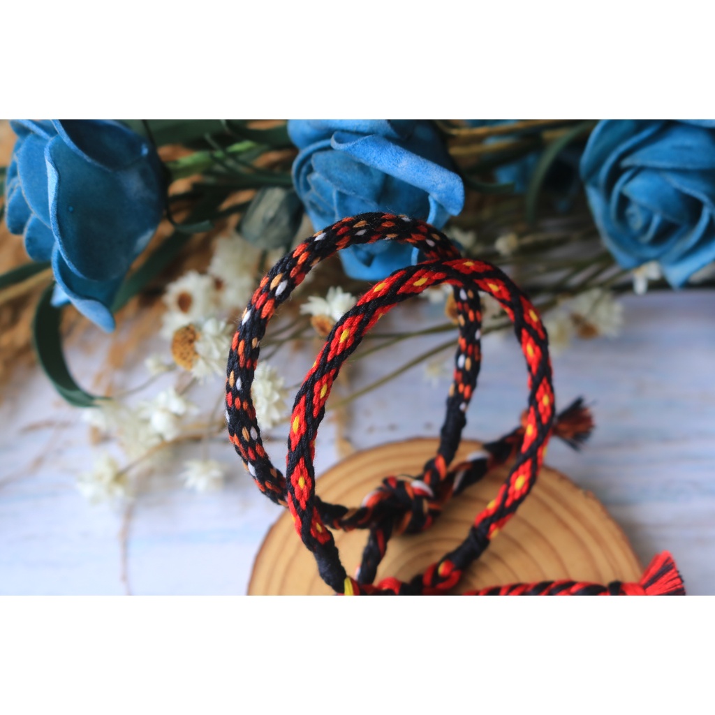 Vòng tay chân handmade kumihimo tông đỏ đen