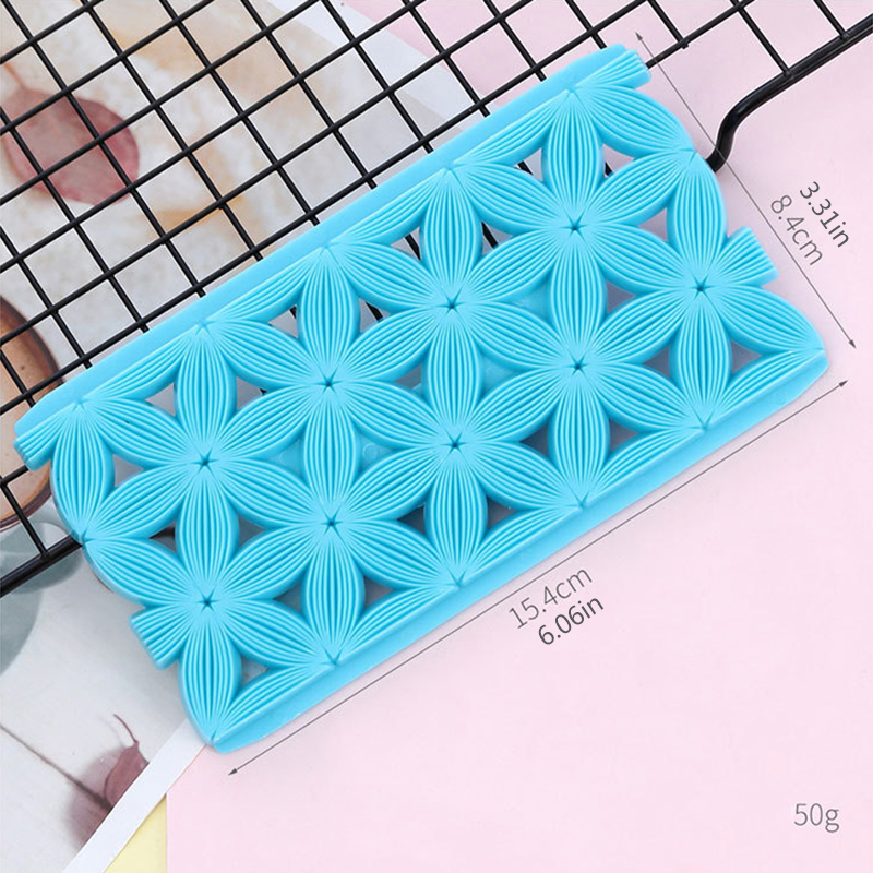Khuôn in nổi họa tiết trái tim trang trí bánh kem