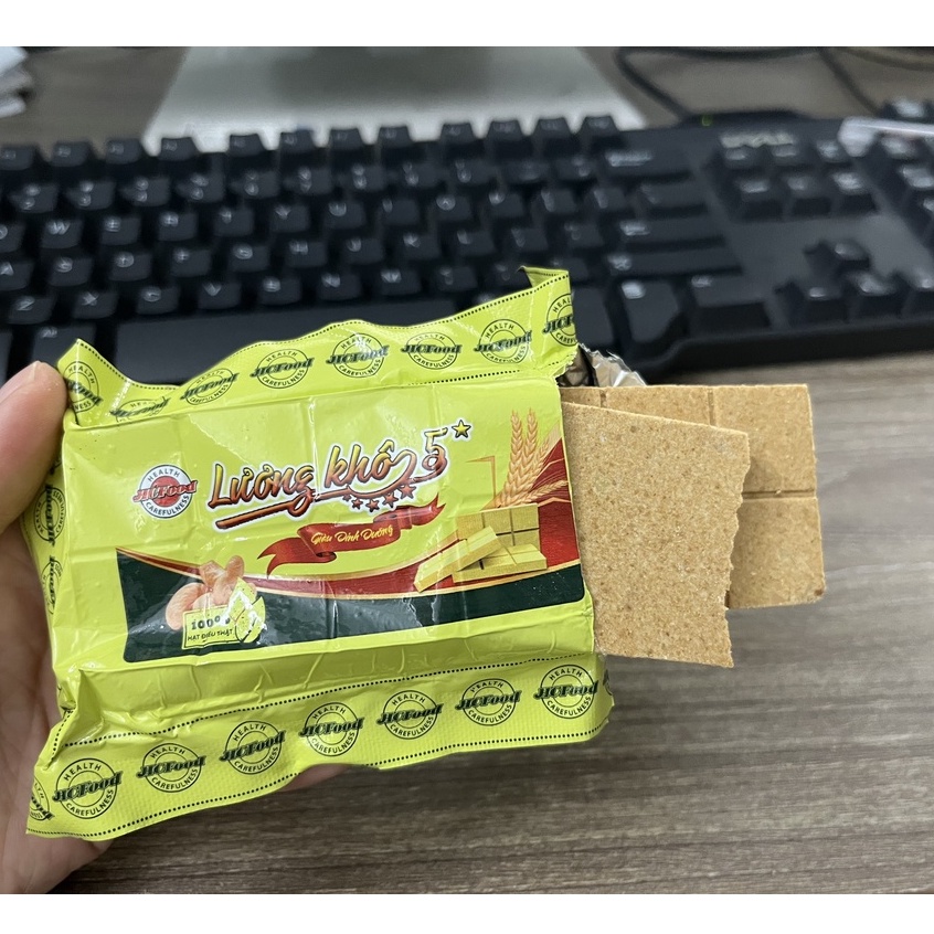 Lương khô 5 sao Quốc Tế Hải Châu 70g