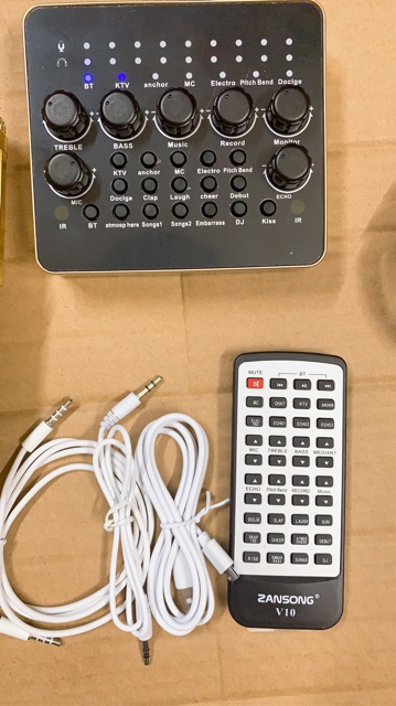 [Freeship toàn quốc từ 50k] Combo bộ thu âm đơn giản soundcard V10 mic BM900tặng tai nghe AKG ( 3 món).