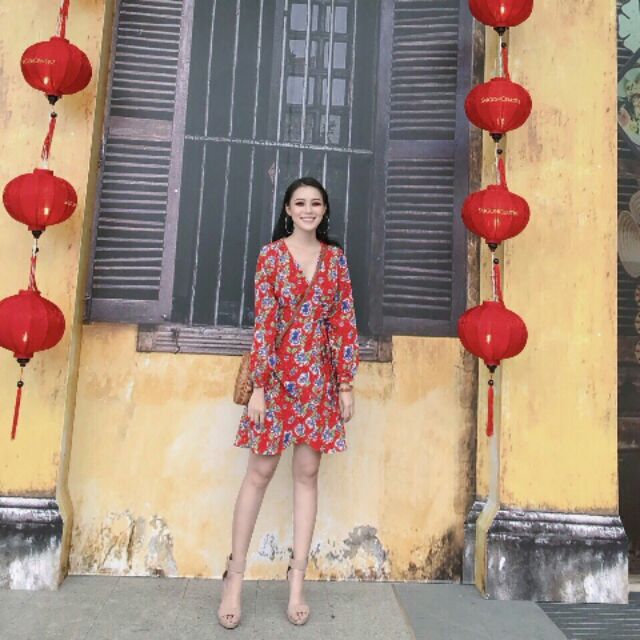 ĐẦM HOA ĐỎ CHÉO NGỰC