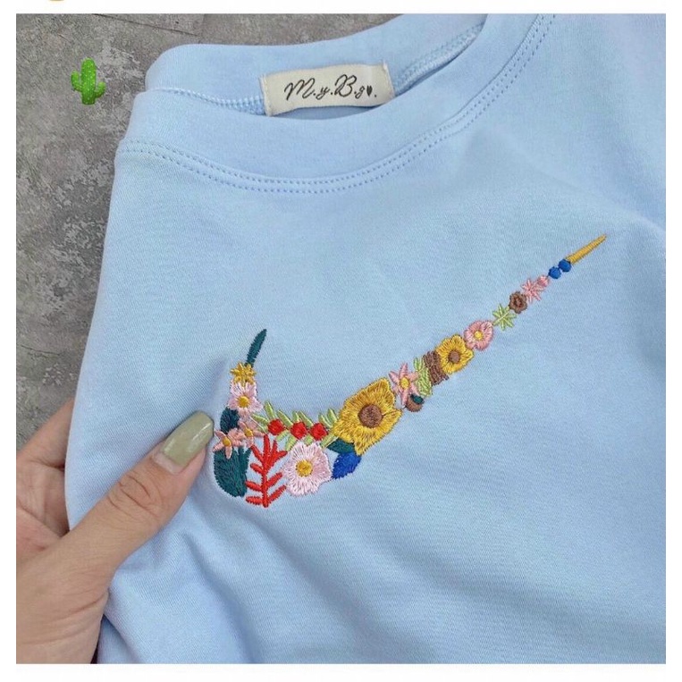 Áo croptop thêu hoa xanh xinh đẹp pc