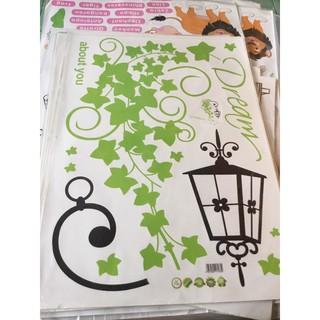 Decal Cây Đèn Và Dây Leo