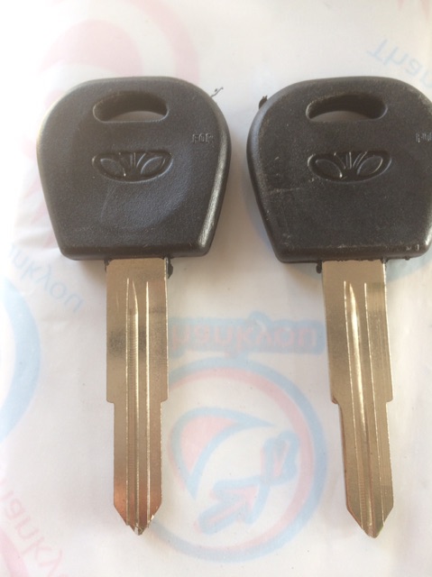 Cặp phôi chìa khoá xe Ô.tô ( rảnh trái )