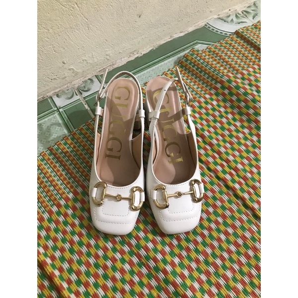 Dép đi 2,3 lần cần pass