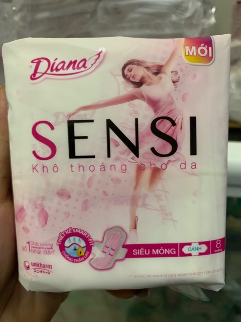 Mẫu Mới Băng vệ sinh Diana Sensi cho da mẫn cảm có cánh 8 miếng