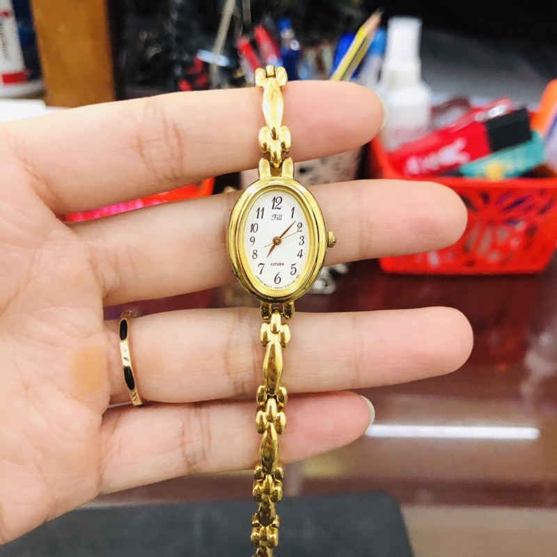 Đồng hồ nữ si nhật dáng lắc tay hiệu Citizen