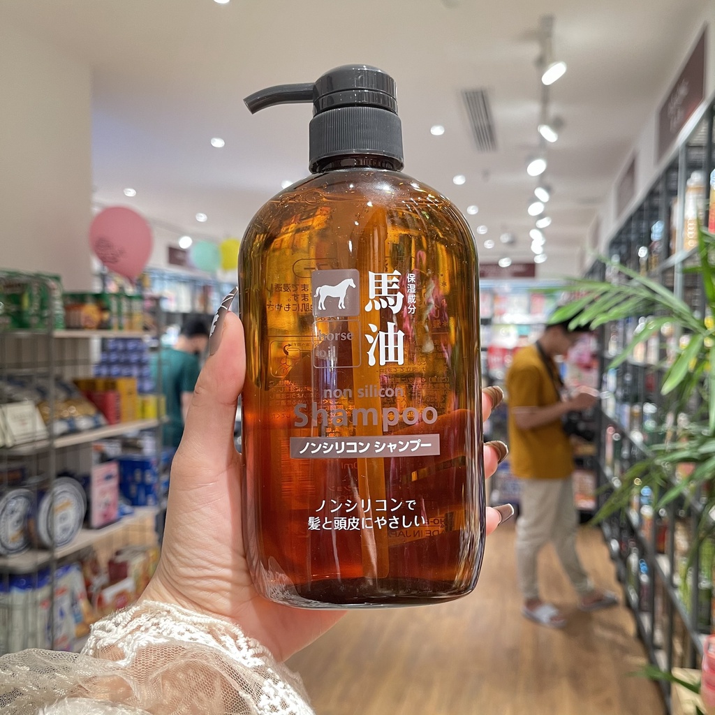Dầu gội chiết xuất mỡ Ngựa Kumano Horse Oil Chai 600ml  Sạch gàu, tóc bóng khỏe